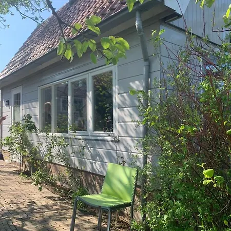 Feriehus Very In Durgerdam, With Private Garden, Free Parking, Pets Allowed *